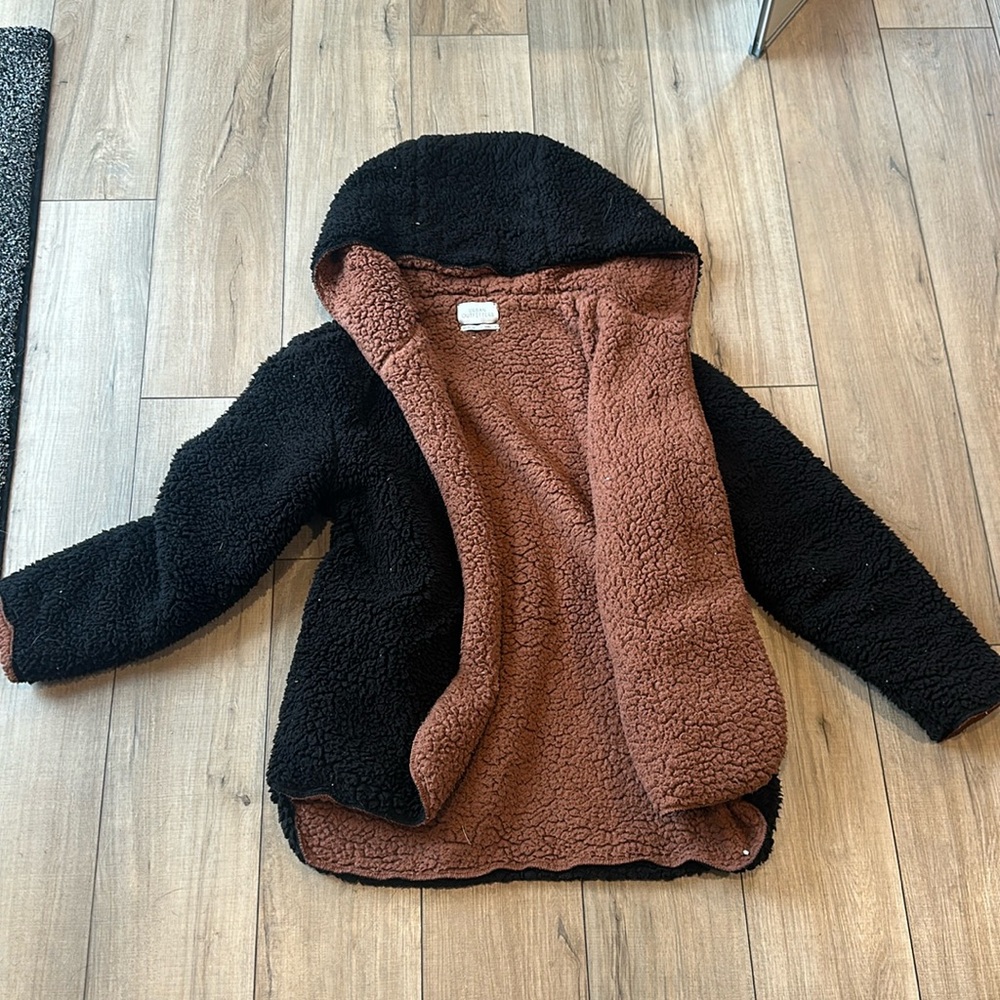 BDG Urban Outfitters Sherpa Open Cardigan Coat Jacket. Hair will be cleaned off